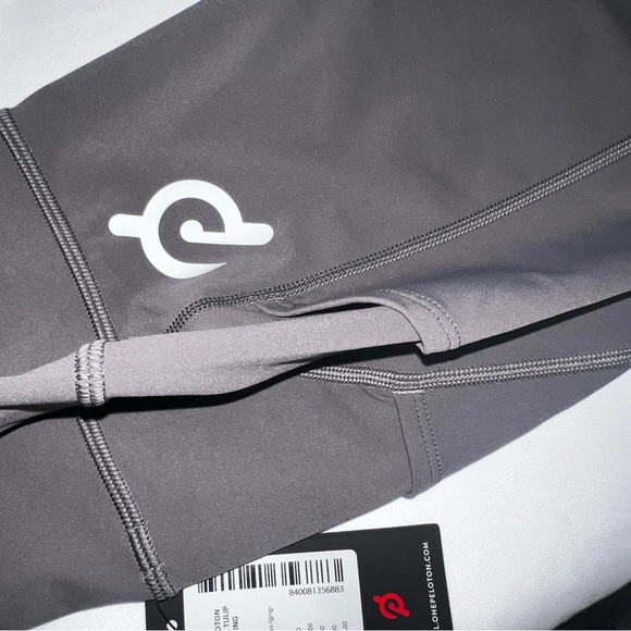 Peloton Women's Essential Tulip Hem Pocket Leggings - Picture 5 of 7